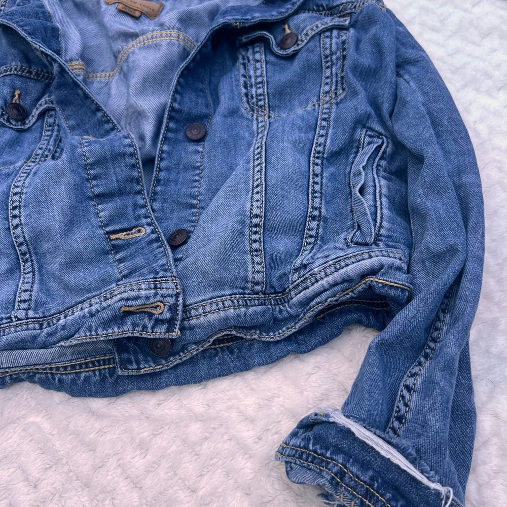 AEO Y2K Distressed Denim Women’s Medium Blue Jean Summer Jacket Normcore - Picture 5 of 11